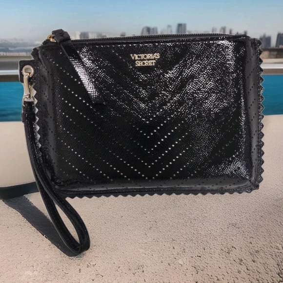 Victoria Secret Wristlet Clutch Black Faux Leather Perforated Scalloped Edge Zip - Picture 1 of 6